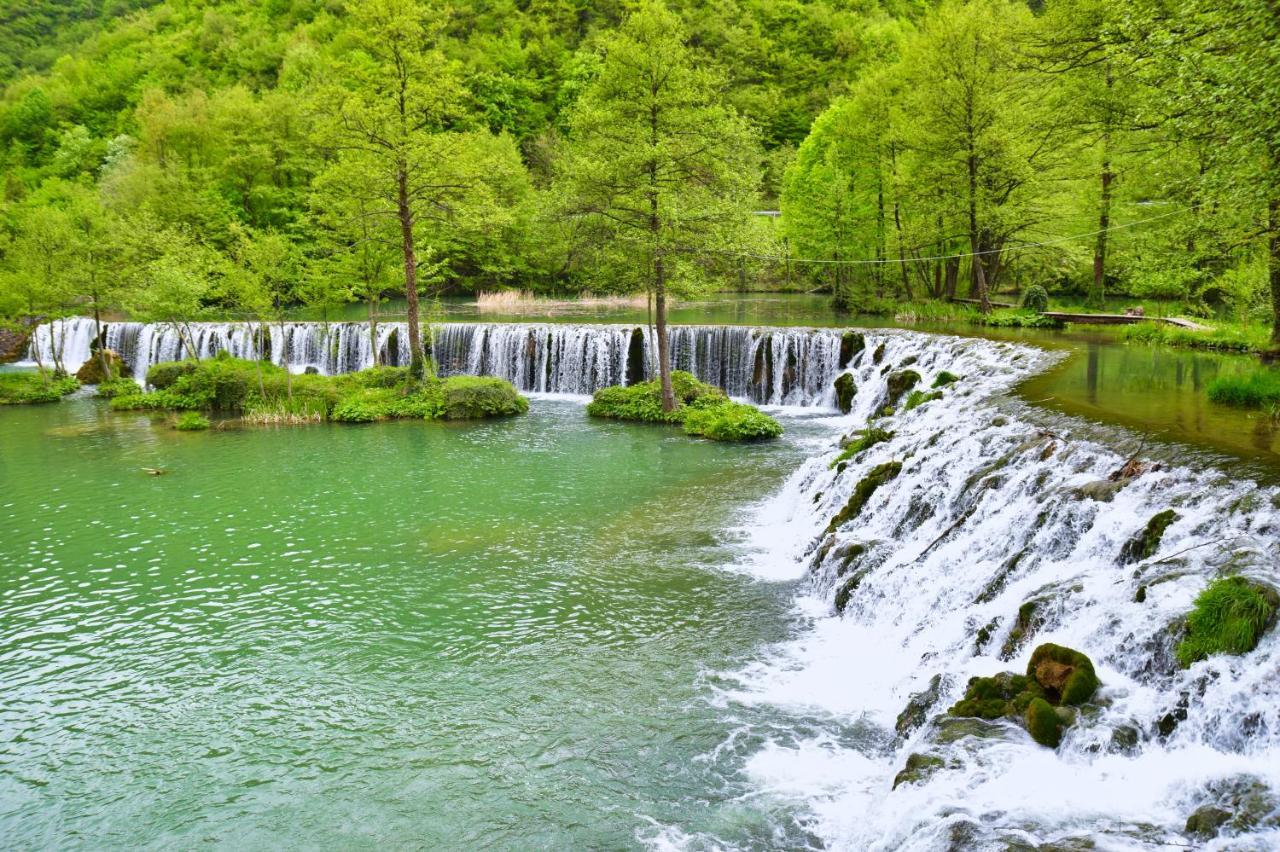 Motel Konoba Slapovi Jajce Exterior foto
